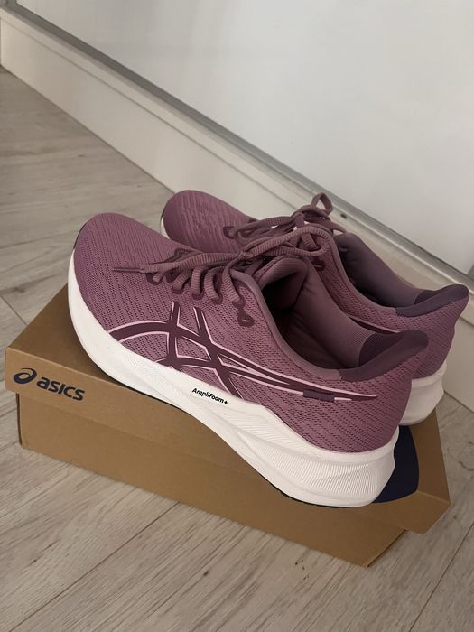 Nowe buty do biegania damskie rozmiar 39.5 asics