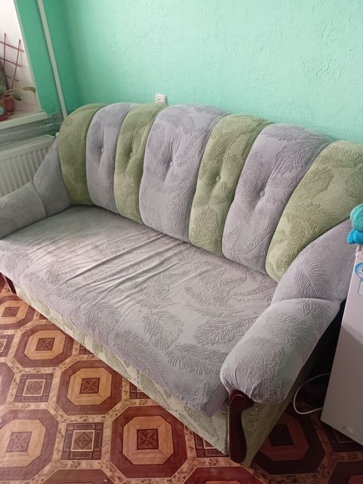Продам диван' б'у