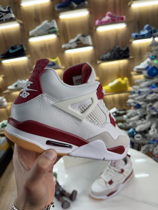 Кросівки Nike Air Jordan 4 SB Varsity Red