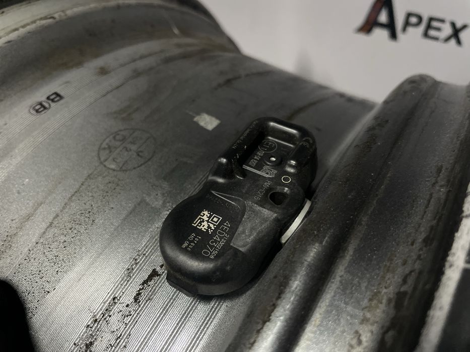 Продам комплект оригінальних дисків Lexus 5/114.3 R18 9j et45
