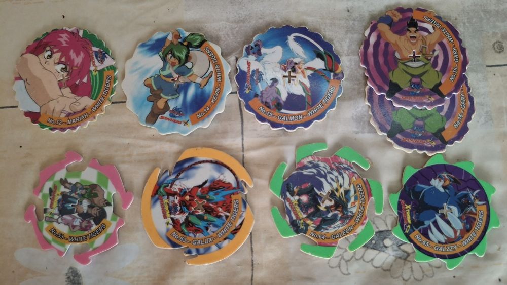 Tazos varios vendo tudo conforme foto.