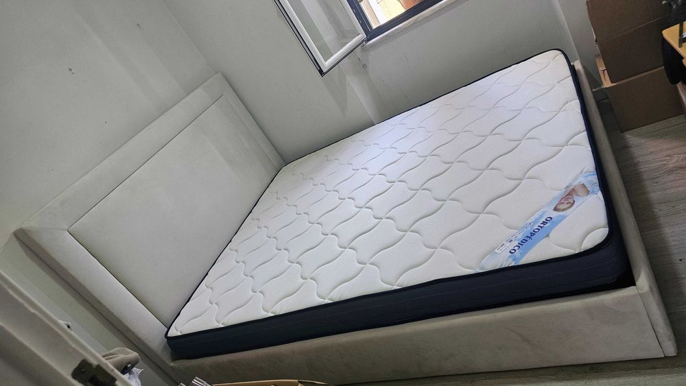Cama com Sistema Elevatório