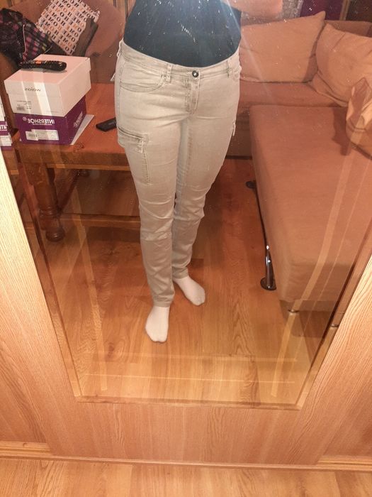 Jeansy szare z kieszeniami