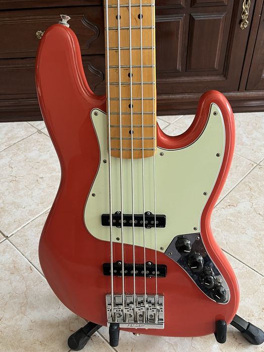 Fender Jazz Bass Player Plus V
