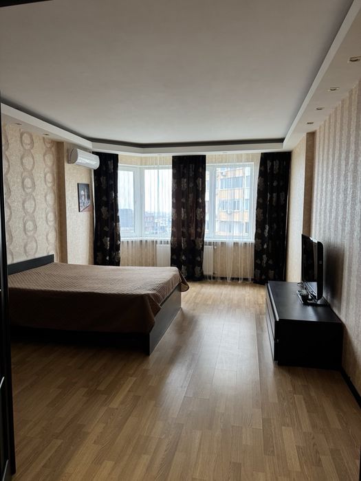 Сдам двухкомнатную на Сахарова с подземным паркингом