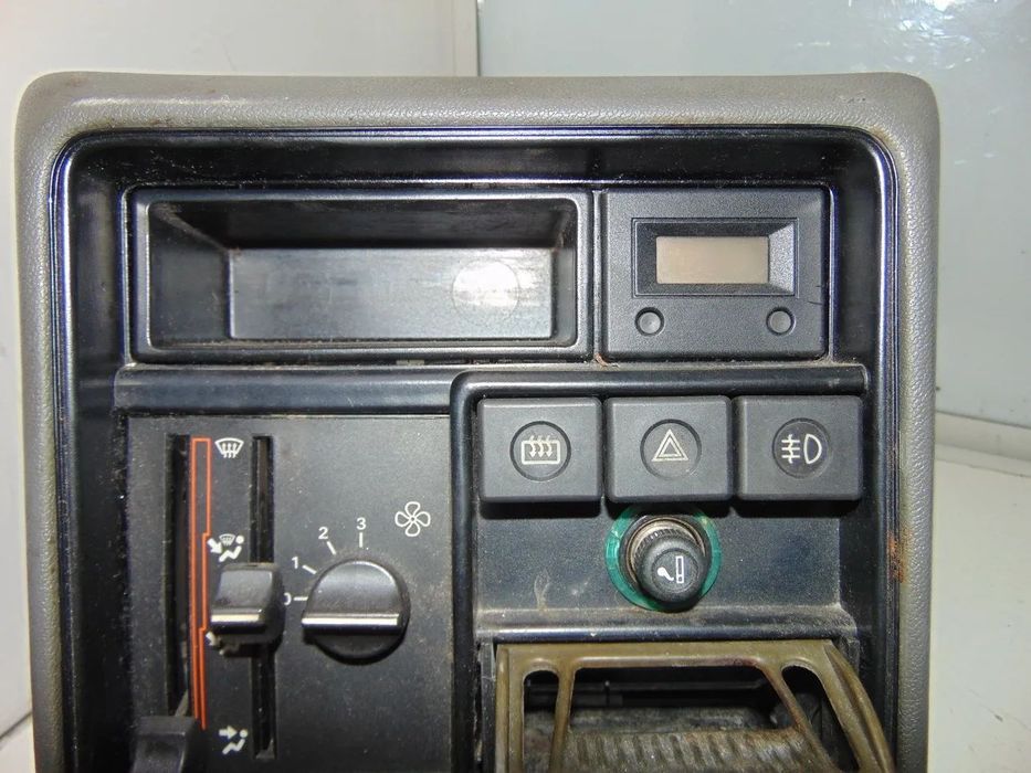 Renault 9/11 consola central
