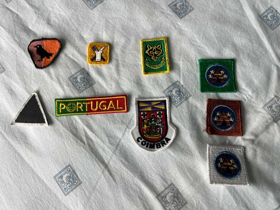 Insígnias e distintivos farda Corpo Nacional de Escutas (escuteiros CNE)