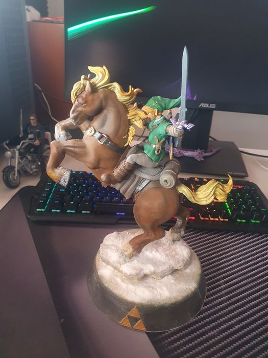 Estatuas para desocupar, Zelda e Digimon