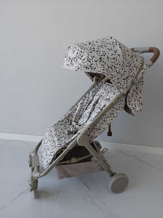 Wózek spacerówka Elodie Mondo Dalmatian do samolotu