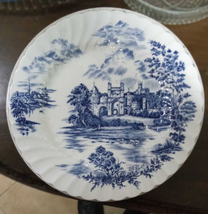 26 Pratos porcelana inglesa diversas imagens