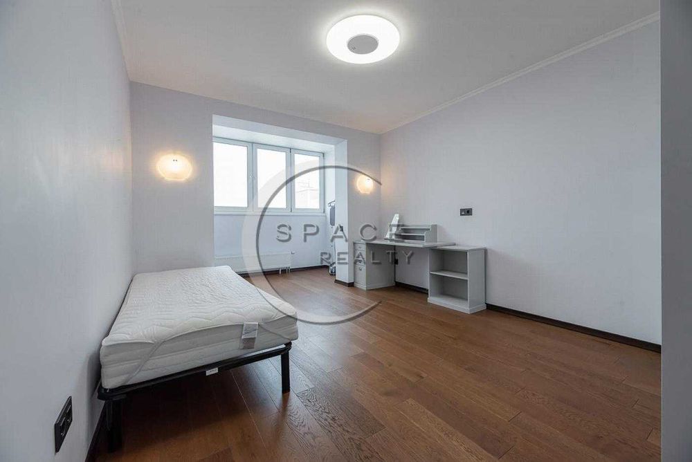 Оренда 3-кімнатної квартири 100 м2 з інвертором на 10кВт - Науки 55а