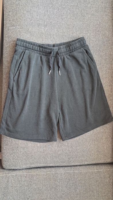 Krótkie  spodenki Sinsay r. S