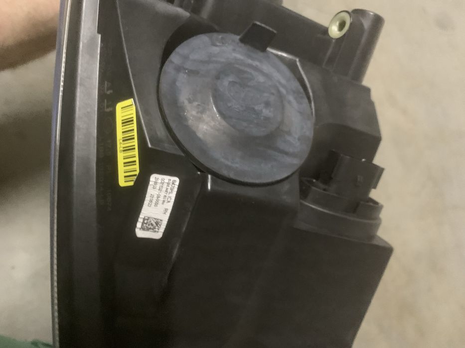 Farol otica direita original ford fiesta VII quase nova