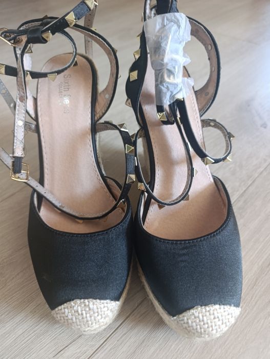 Buty na koturnie 39
