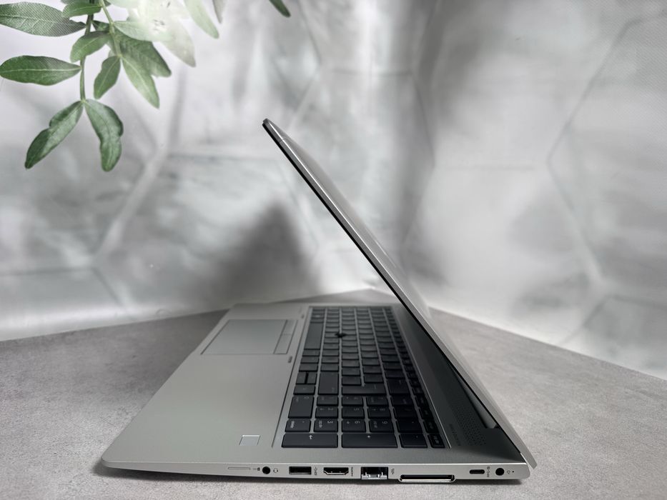 HP EliteBook 755 G5 / Ryzen 5 2500U / 8GB RAM / 256GB SSD / FHD 15.6"