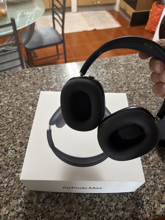Air pods max 2 midnight