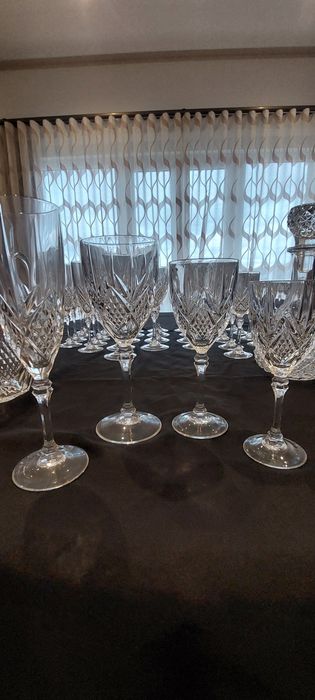 Jogo de copos em cristal  53 peças