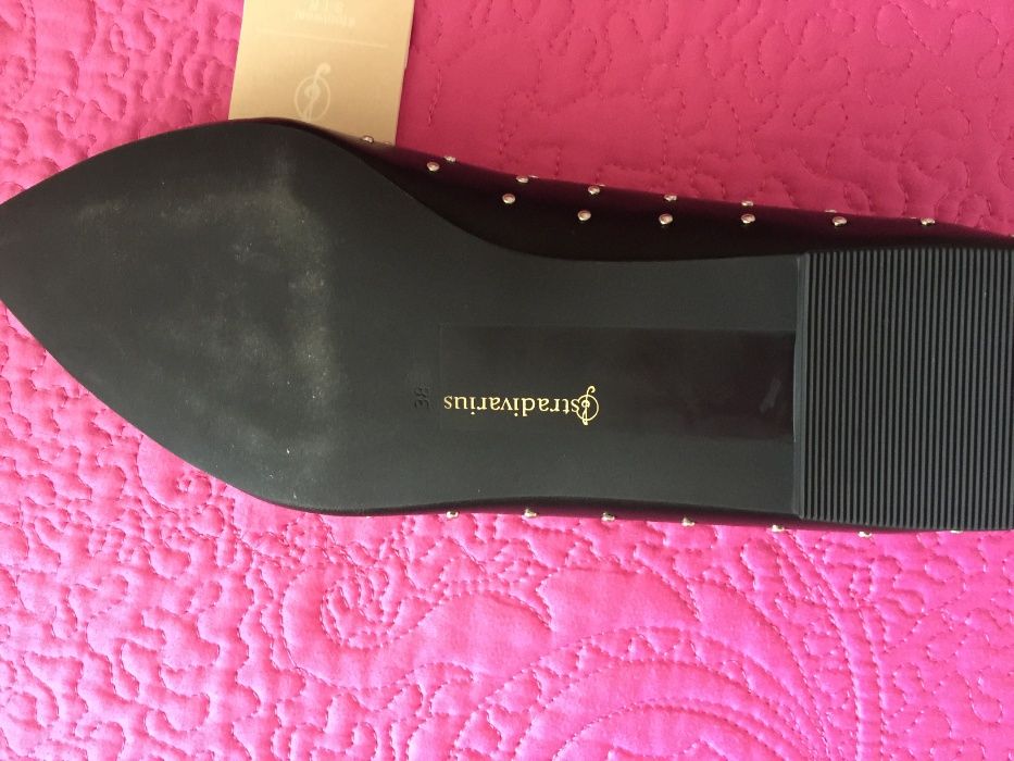 Sapatos pele com tachas