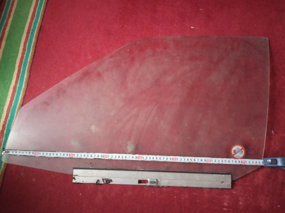 Стекло двери ВАЗ 01-07 , форд сиеру , скорпио , ПАССАТ . б/у