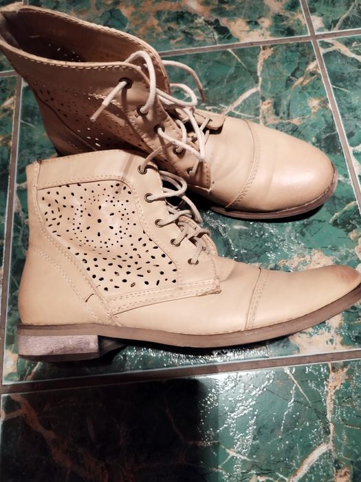 Trzewiki beżowe ekoskóra 38