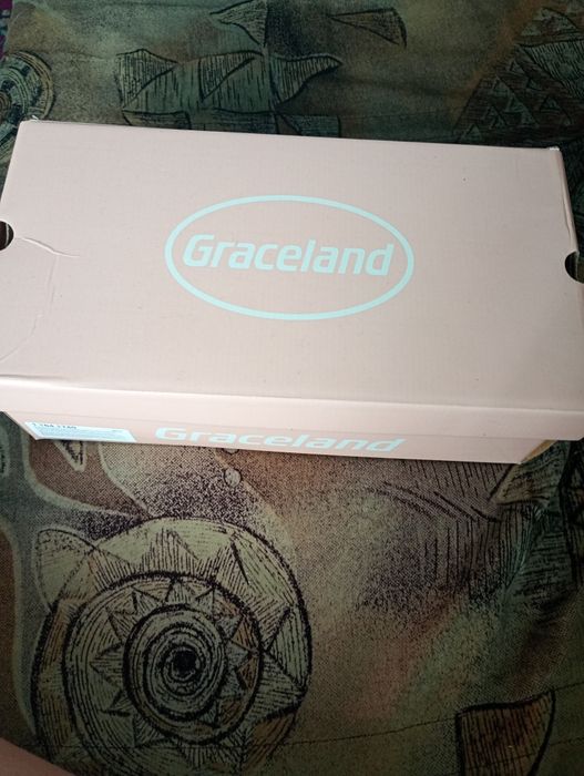 Nowe czółenka na koturnie 39