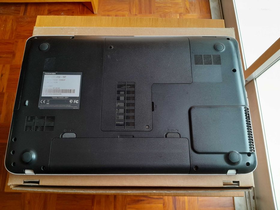 Toshiba Satellite L-850 - Ler descrição