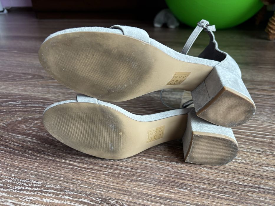 Замшеві сірі босоніжки steve madden 37