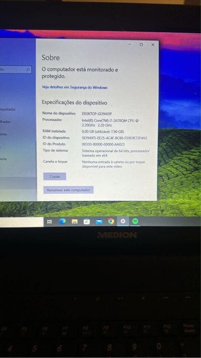 Vendo computador portatil Medion com carregador problema bateria viciada