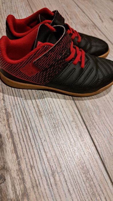 Buty halówki do piłki nożnej dla chłopca kipsta r.30