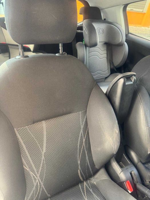 Peugeot 208 — fotografia 8