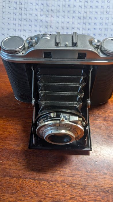 Фотоапарат Agfa isollete III в комплекті чорно-біла плівка