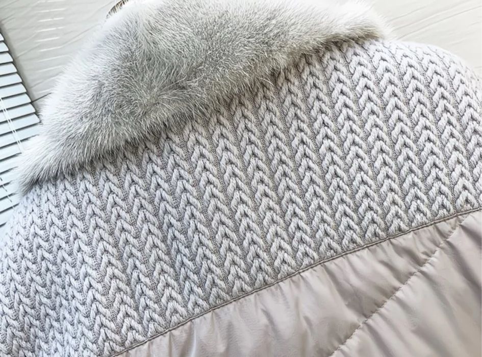 Жіночий пуховик MaxMara з натуральним хутром норки