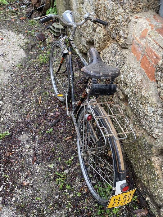 Vendo pasteleira antiga