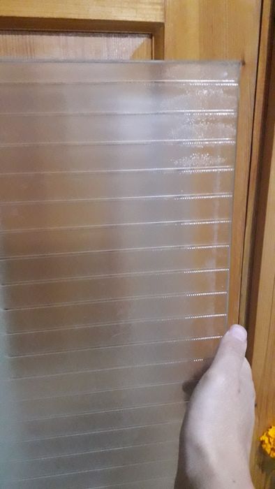 Два стекла для душевой кабины