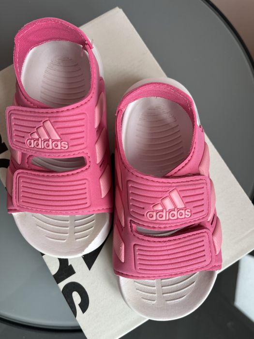 Sandalki Adidas rozmair 25