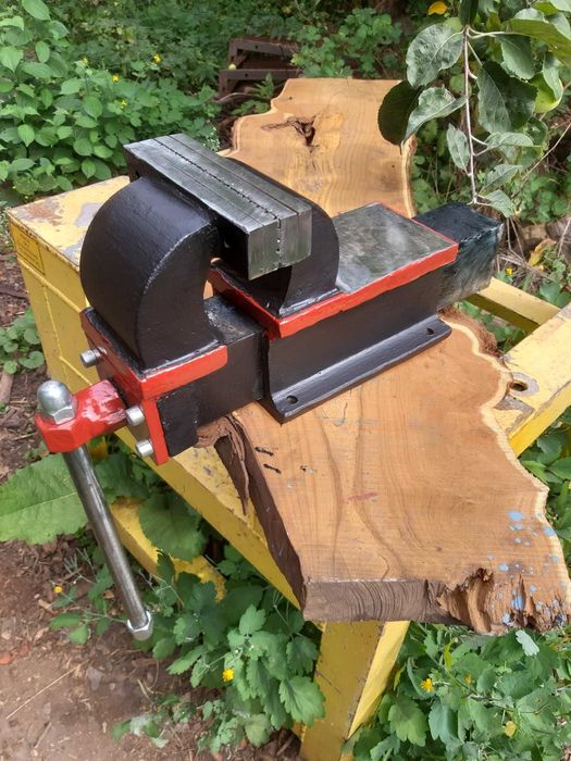 Тіски ударостійкі стальні