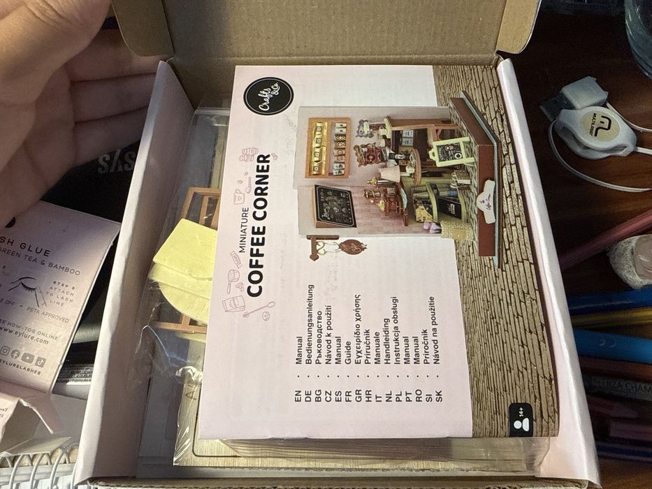 Miniature Coffee Corner (DIY)