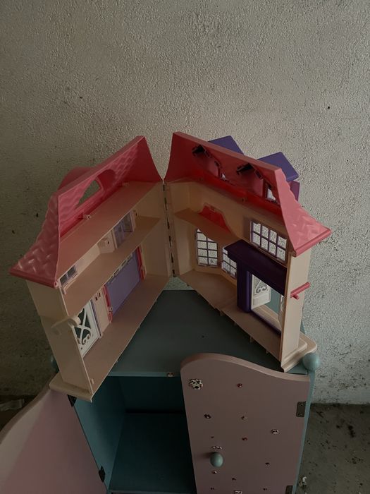 Brinquedo armario e casinha