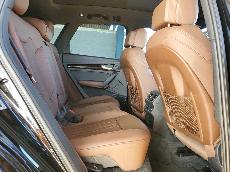 Audi Q5 Premium Plus 2018 - надійний кросовер з потужністю 252 к.с.