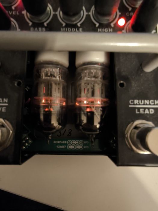 Przedewzmacniacz do gitary AMT SS11 a