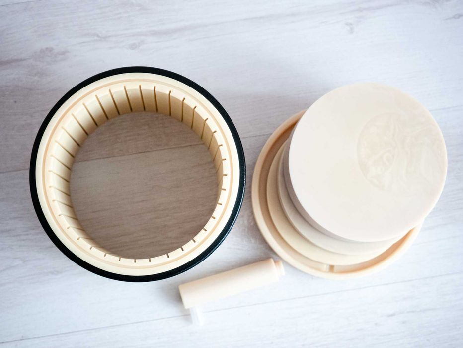 Маслопрес 50 тон + капролонова діжка  4.4 літра