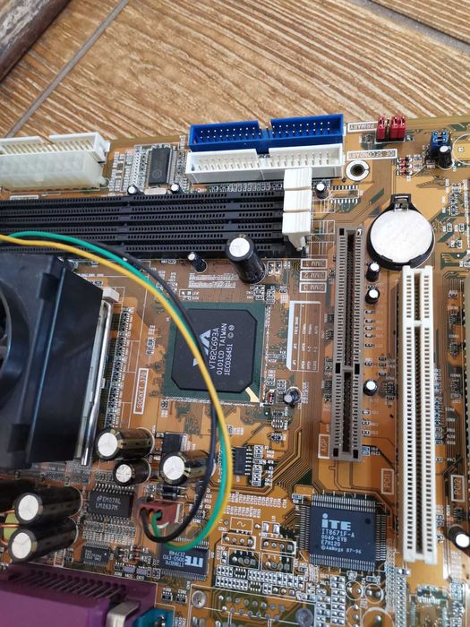 Материнская плата Gigabyte GA-6VXE7+ VIA Apollo Pro133 Socket 370