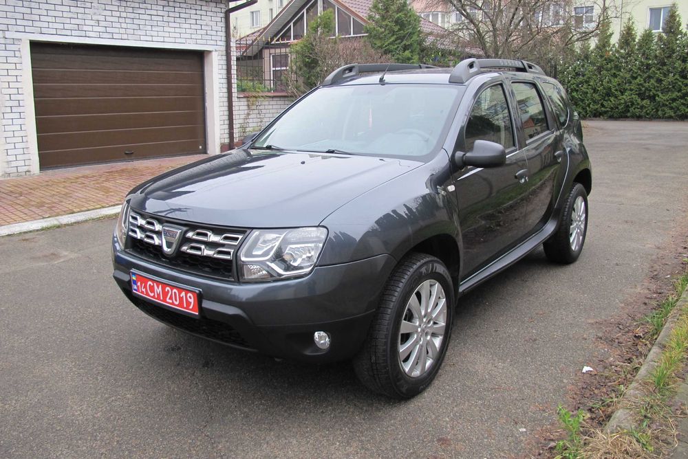 Автомобиль Dacia Duster 2014 (газ-бензин)