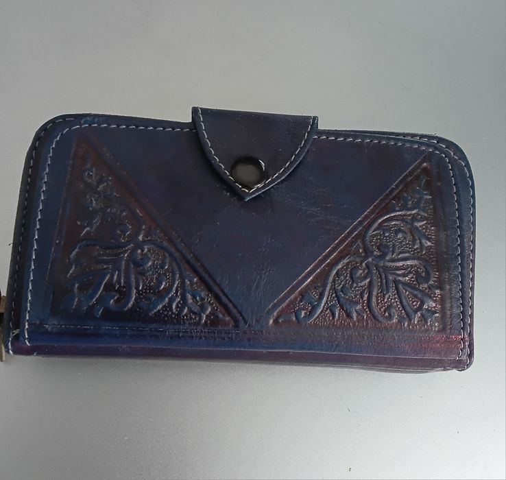 Carteira em Pele Natural de Marrocos  Elegância e Qualidade Exclusiva