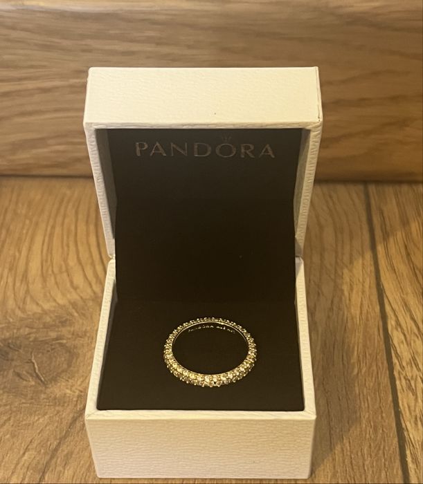 Złoty pierścionek pandora