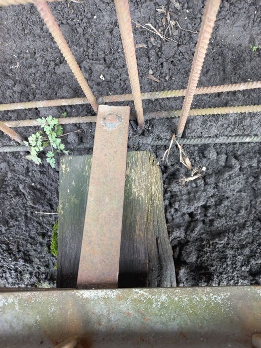 решітка на вікна . двері .