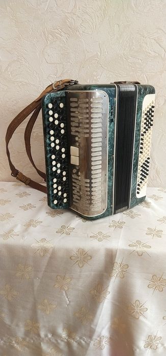 Красивий баян Кіровський