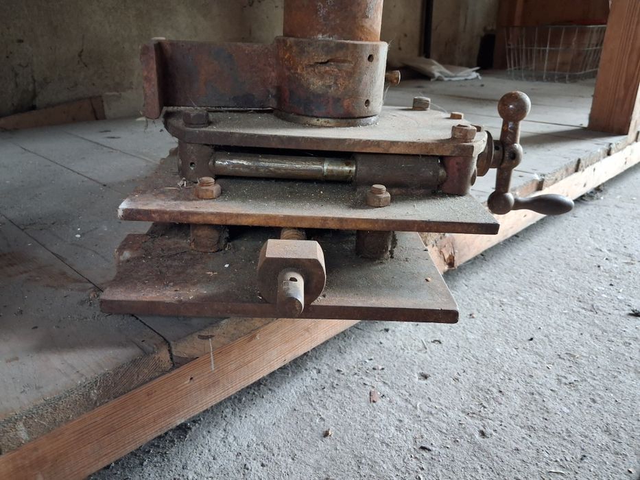 Stary używany SUPORT imak sanki do tokarki
