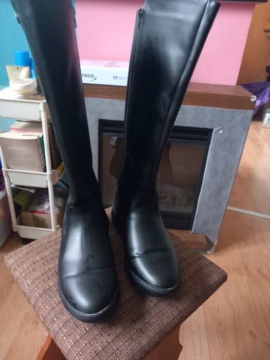 Sprzedam prawie nowe buty zimowe