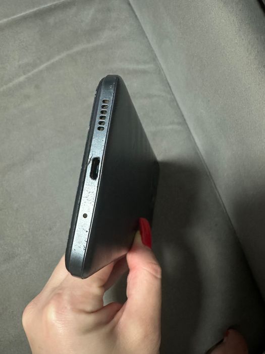 Продам мобільний телефон Redmi 12C